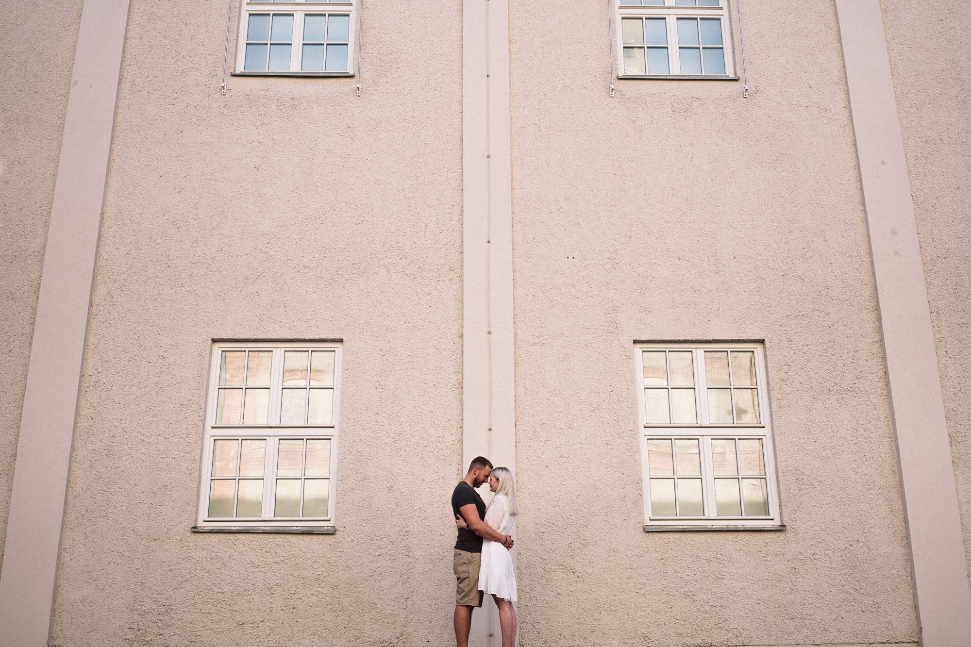 Hochzeitsfotograf in Augsburg Paarshooting im Textilviertel Augsburg